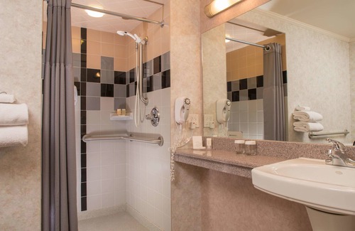 Downtown Anchorage Hotel | The Voyager Inn