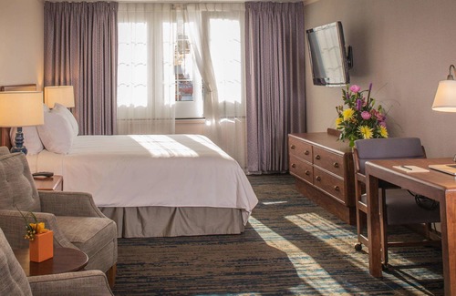 Downtown Anchorage Hotel | The Voyager Inn