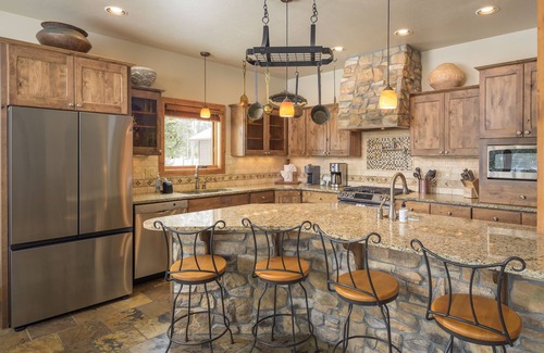 Pole Creek Meadows House | The Wagon Ranch Private hot tub