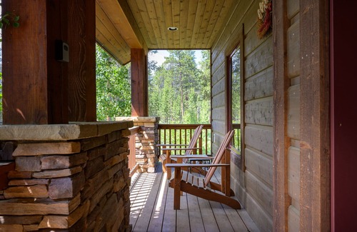 Pole Creek Meadows House | The Wagon Ranch Private hot tub