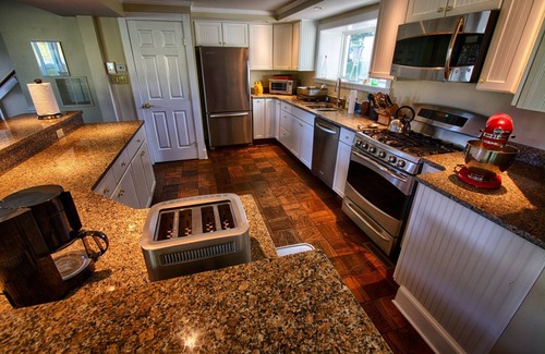 Sabillasville House | The Washington House (or for retreats book the whole Caboose Farm compound)