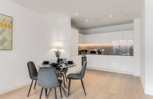 Docklands Apartment | The Water Aqua - Luxury 1 Bedroom Apt