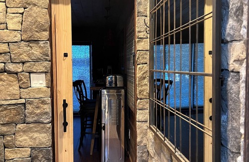 Waltham Cabin | The Water's Edge No. 2