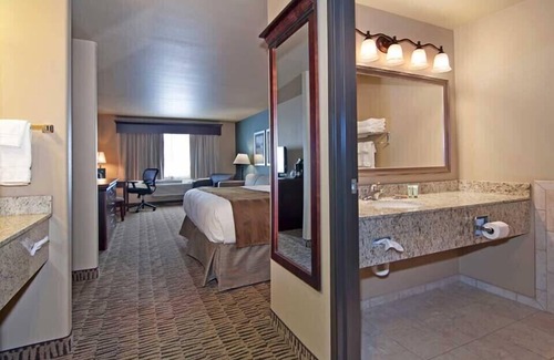 Watford City Hotel | The Watford