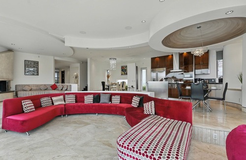 Roseville - Fleet Ridge House | The Wave House | Custom Gem w/Panoramic Views, Fire Pit, BBQ, Pool Table & Wraparound Balconies