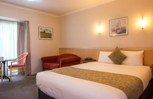 Glen Waverley Hotel | The Waverley International Hotel