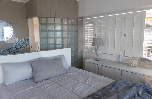Sandbaai House | The Waves of Schulphoek