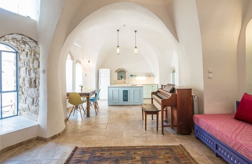 Artists Colony House | The Way Inn