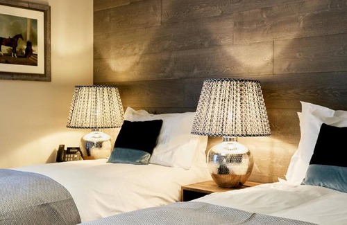 Stratfield Turgis Hotel | The Wellington Arms
