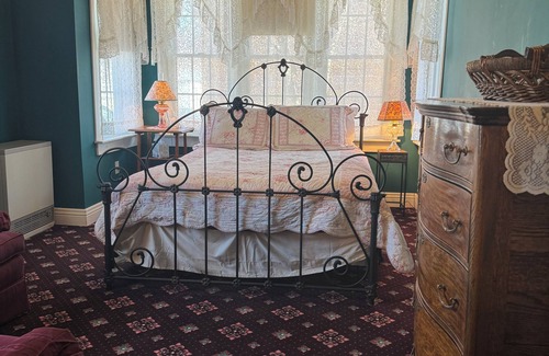Peterson Hotel | The Wen Inn formerly Andor Wenneson