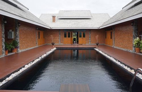 Chiang Dao Hotel | The Wes Village