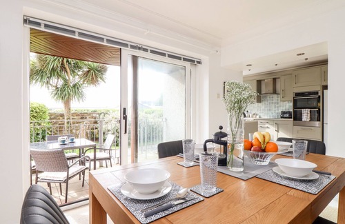 Mylor Churchtown Cottage | THE WESLEY APARTMENT, family friendly, with a garden in Falmouth