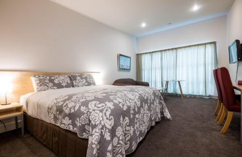 Fox Glacier Hotel | The Westhaven Motel