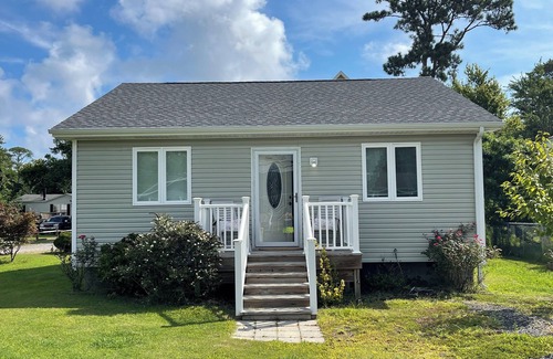 Chincoteague Cottage | The Whelk - Cozy, Pet-Friendly & Accessible Cottage in the Heart of Chincoteague