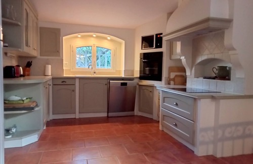 Castillon-du-Gard Villa | The whisper of the olive trees