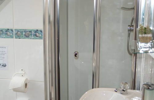 Cowal Peninsula Bed & Breakfast | The Whistlefield Inn