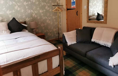 Cowal Peninsula Bed & Breakfast | The Whistlefield Inn