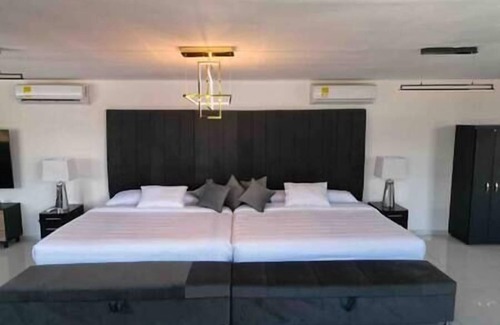 Ciudad Jardin Villa | The White Castle in Ciudad Jardin, Cali