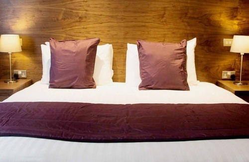 Swindon Hotel | The White Hart