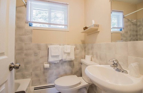 North River Hotel | The White Horse Motel