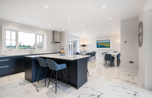 Enniskillen Villa | THE WHITE HOUSE AT MULLANS BAY