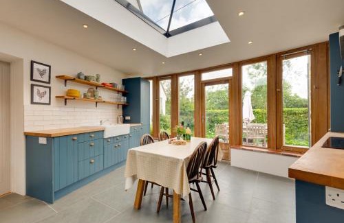 Guestwick House | The White House