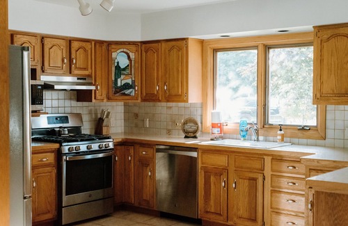 Bay City House | The White House! PRIME LOCATION BAY & RIVER VIEWS BAY CITY, MI