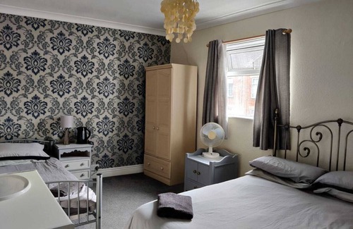 Grantham House | The White Lion