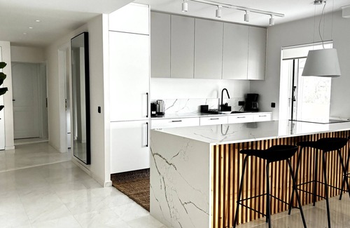 Palaio Faliro House | The White Marble, Spacious 4BR/2BA apartment in Paleo Faliro
