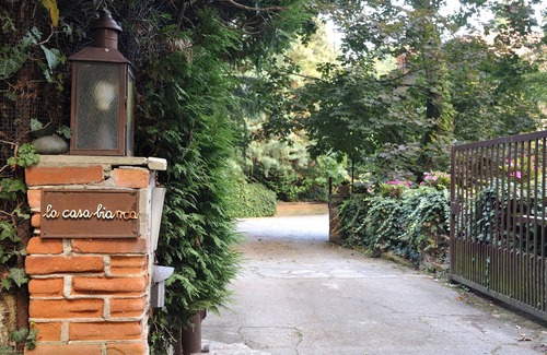 Cavoretto Villa | The White Villa: magnificent hillside villa with garden