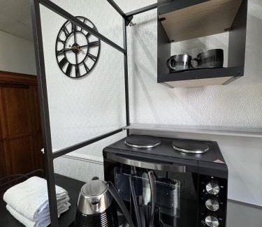 Cleckheaton Apartment | The Wickham Arms Hotel