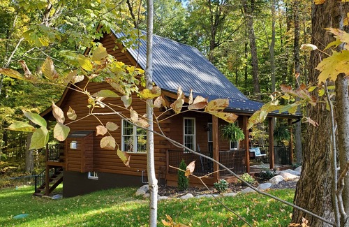 Mesopotamia Cabin | The Wildflower - Private cabin in wooded setting