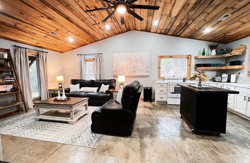 Pittsburg Cottage | The Wildrock Cottage