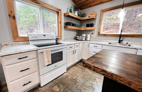 Pittsburg Cottage | The Wildrock Cottage