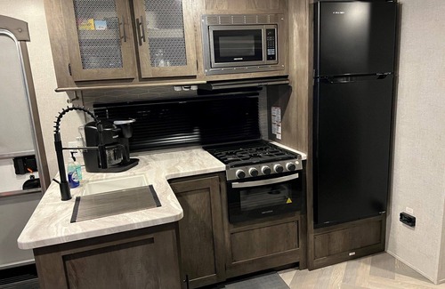 Brookston House | The Wildwood of Beaver Creek - Cozy 2 Bedroom RV w/WiFi, Septic, and more!