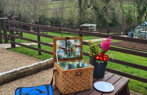 Denstone House | THE WILLOW AT WILLOW BANK, DENSTONE, NEAR ALTON