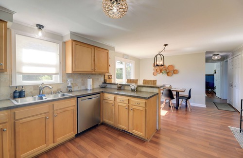 Harkers Island House | 'The Willowberry House' with Deck & Grill!