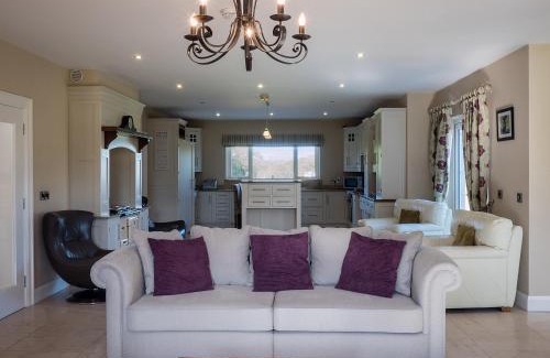 Enniskillen Villa | The Willows at Mullans Bay