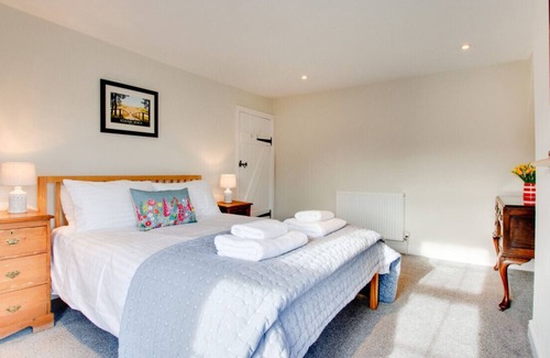 Castle Acre House | The Willows - Four Bedroom House, Sleeps 6