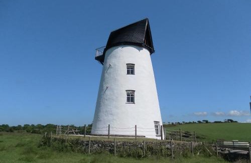 Bodffordd House | The Windmill