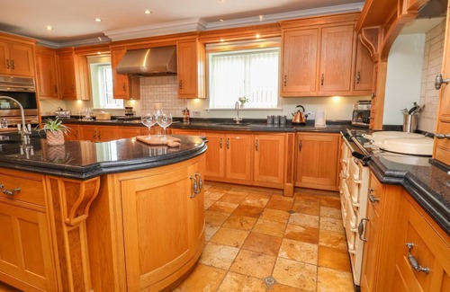 Overton-on-dee Cottage | The Wing
