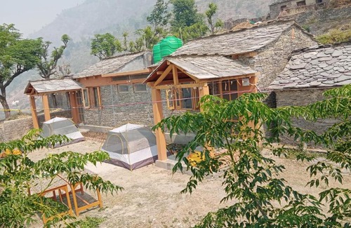 Dunda House | The Women's Village, Matholi by Bakri Chhap