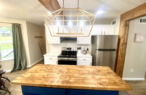 Pineville House | -The Wonder at Woodcreek- Top neighborhood! Near all amenities! Near hospitals!