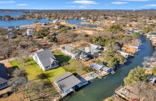 Granite Shoals House | The Woodland Escape with Concierge Services - New Listing