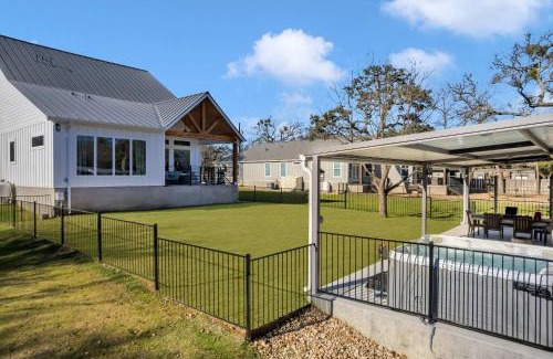 Granite Shoals House | The Woodland Escape with Concierge Services - New Listing