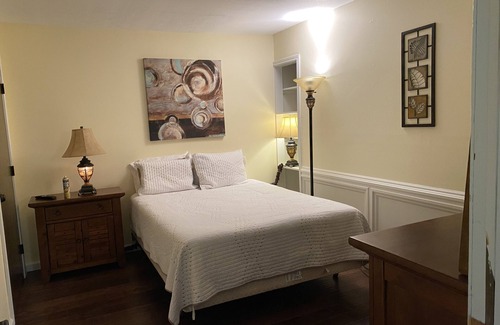 Grogan's Mill House | The Woodlands Superb Location, peaceful nature Guest Suite