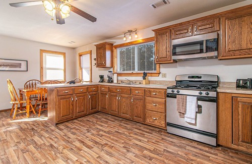 Doniphan House | The Worley Rock Cabin on Current River - Doniphan, MO