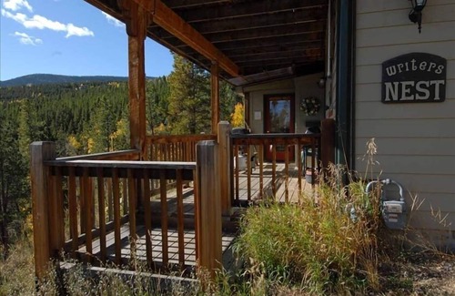 Evergreen Cabin | The Writers Nest - Perfect Romantic Location BEAT THE HEAT at5 9000 Feet