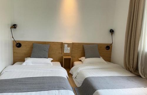 Shuangliu District House | The Yangshuo Durian Guesthouse 阳朔榴莲间民宿