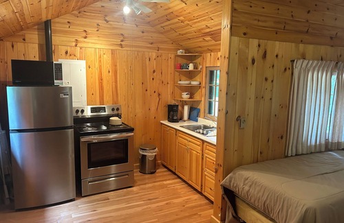 Minden Hills Cottage | The Yardley Kash Cottage Getaway - Haliburton